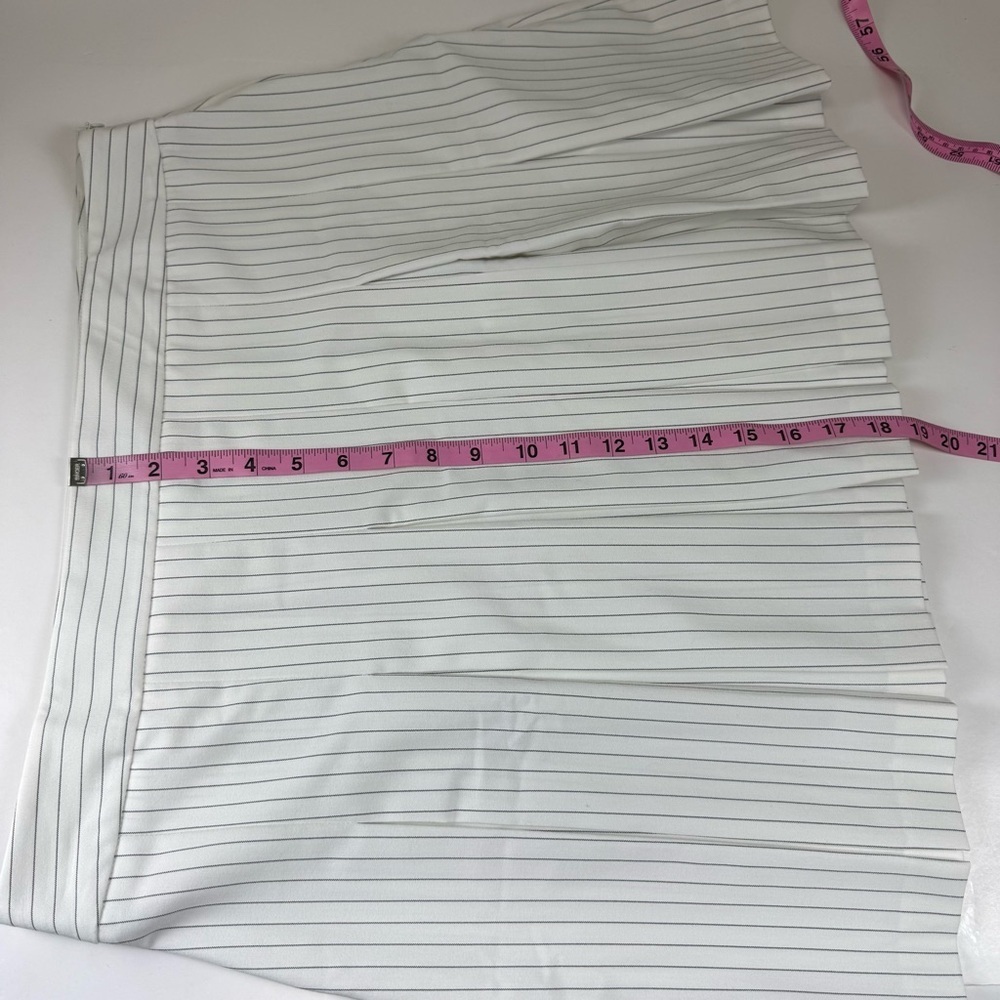 Nasty Gal Pleated Pinstripe Mini Skirt Women US 14 White NWT - Picture 8 of 8